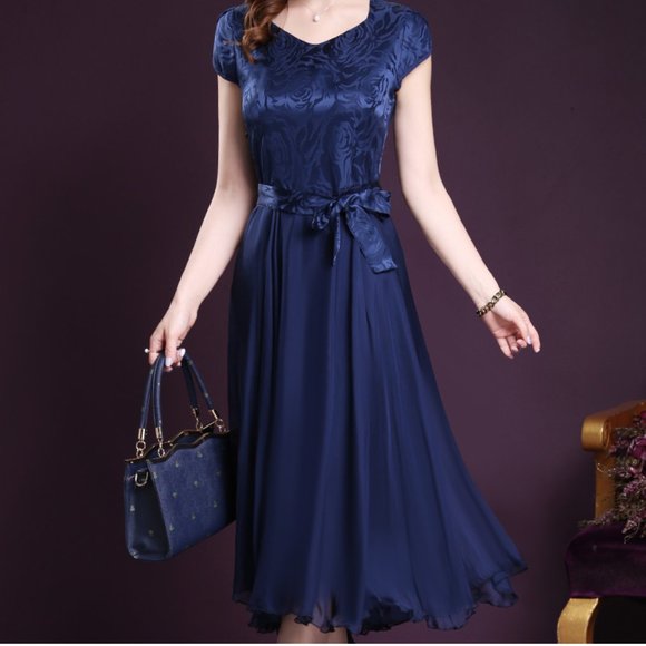 Dress - Picture 1 of 3